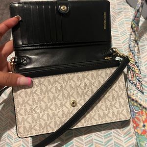 Micheal Kors Crossbody